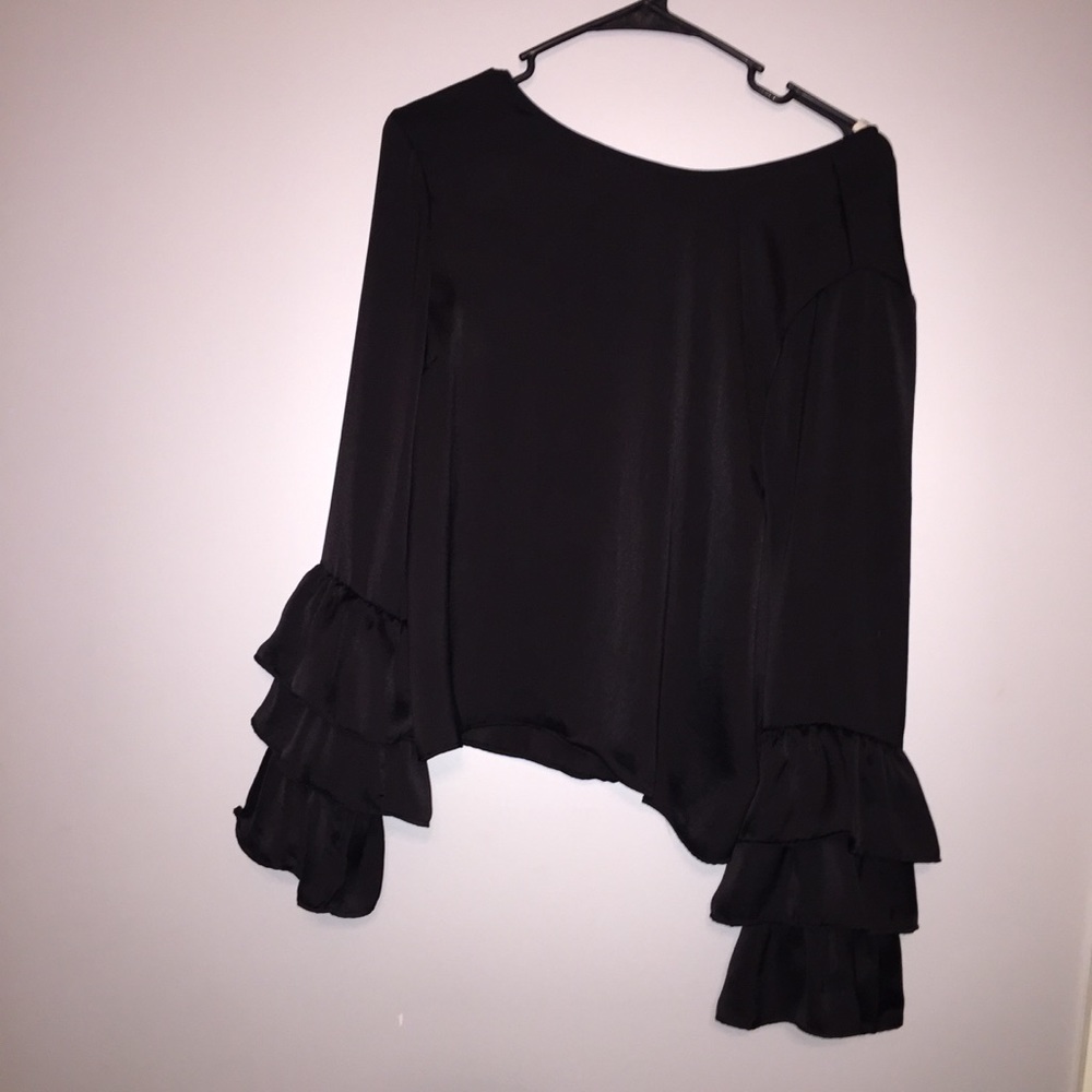 Ruffle sleeve top